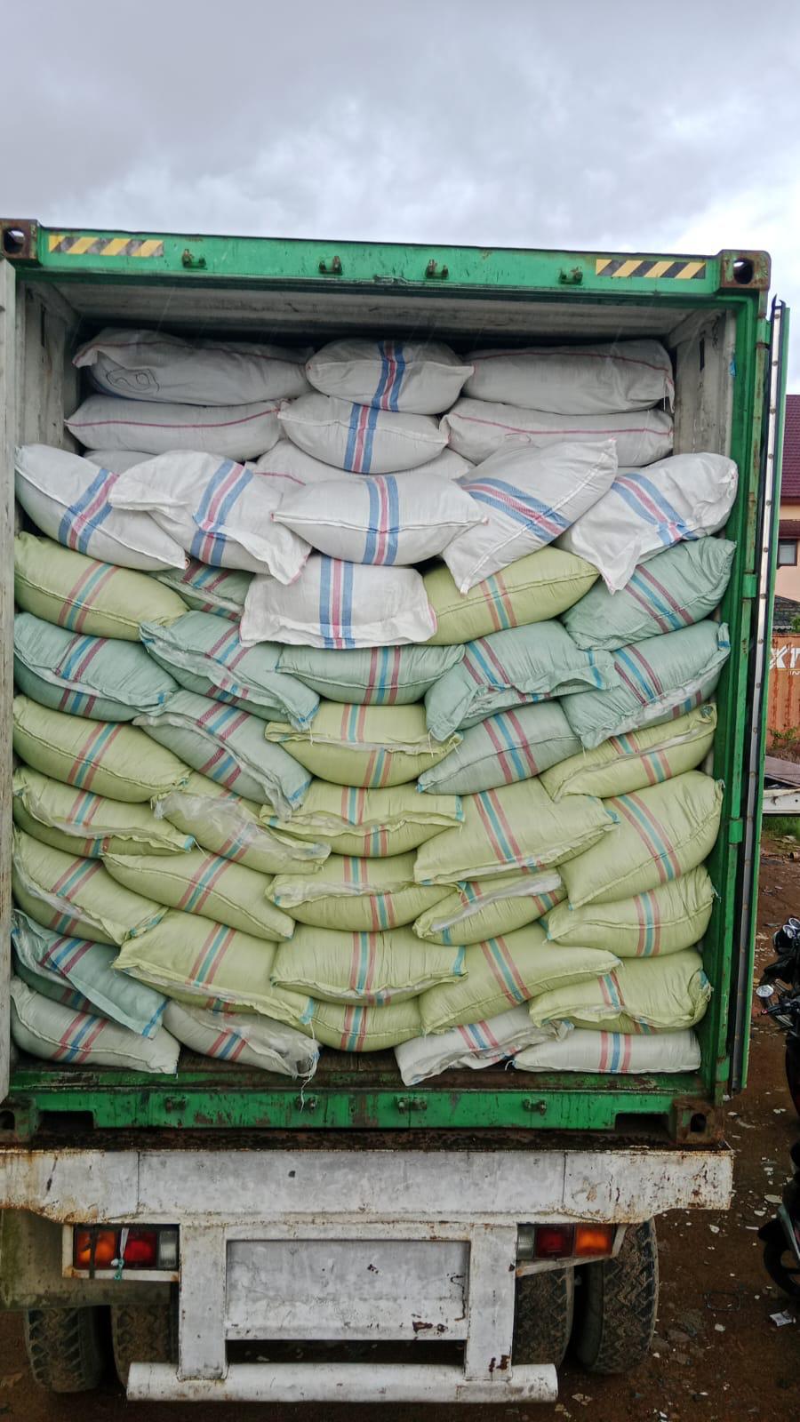 Direct kratom harvesting from partner farmers in West Kalimantan